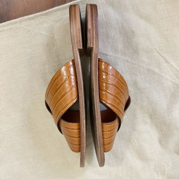 M. GEMI The Siena CrissCross Sandal Brown Croc Embossed - Picture 5 of 9